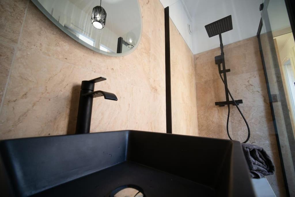 Appartement Tout Equipe 4 Couchages- Vieux Port & Panier Marseille Exterior photo